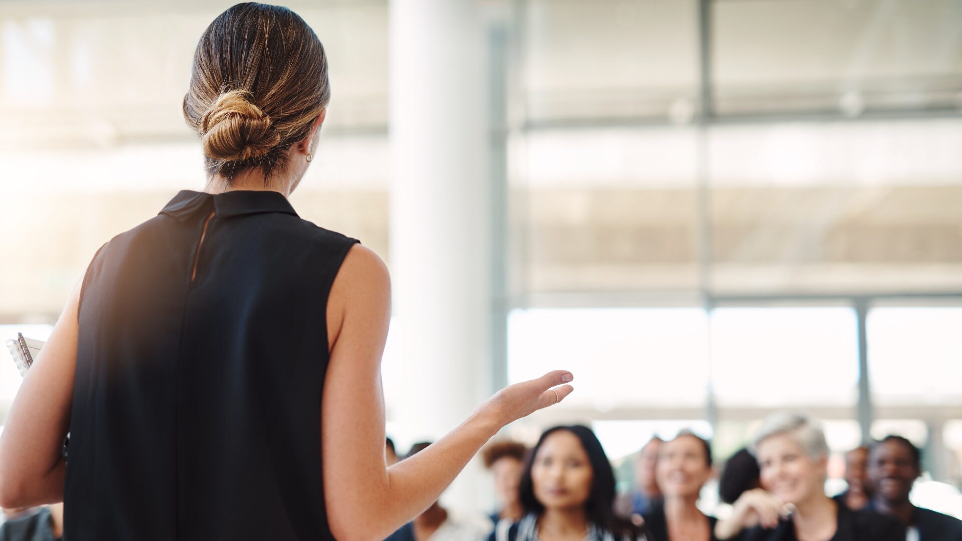 Public Speaking Tips to Build Confidence and Advance Your Career
